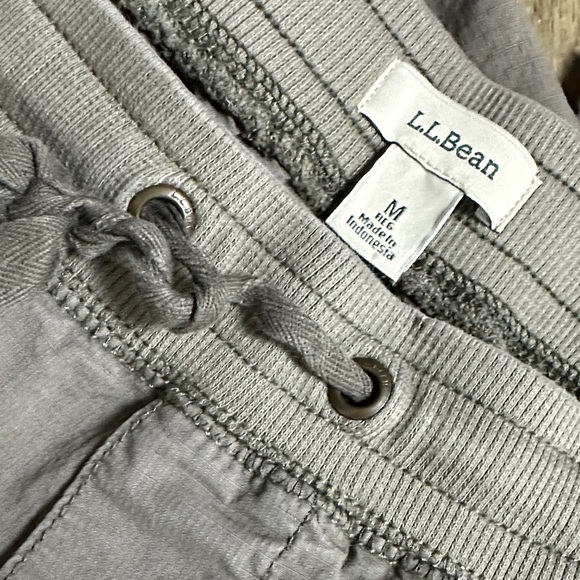 L.L. Bean Ripstop crops, medium - Picture 3 of 9